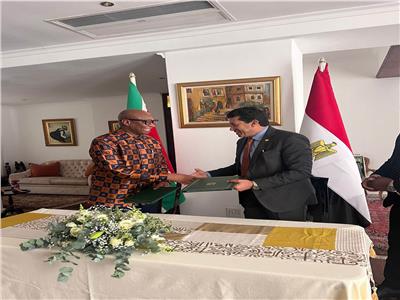 وزير الرياضة يوقع بروتوكول تعاون ثنائي مع نظيره الجنوب افريقي