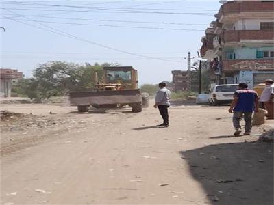 محافظ الشرقية يكلف رؤساء المراكز والمدن بحملات لرفع تراكمات القمامة والإشغالات