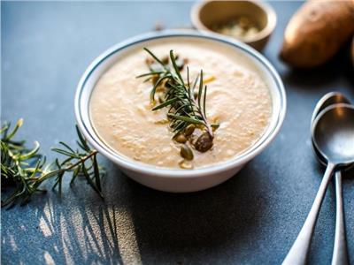 مقبلات ساخنة.. طريقة تحضير شوربة شوفان بالحليب البودرة