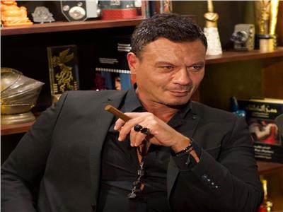 عباس أبو الحسن يتكفل بعلاج المصابتين في حادث الدهس بسيارته| خاص