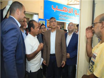 محافظ الجيزة: سوق بن حزم يوفر نافذة حضارية لخدمة أهالى البدرشين 