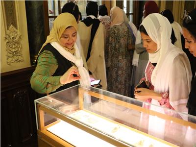 متحف المجوهرات الملكية بالإسكندرية يستقبل 120 فتاة من المحافظات الحدودية