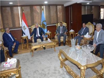 محافظ الغربية يناقش إقامة معارض أهلا مدارس للتخفيف عن أولياء الأمور
