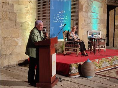 زاهي حواس يطلق حملة لاستعادة تمثال رأس نفرتيتي من برلين