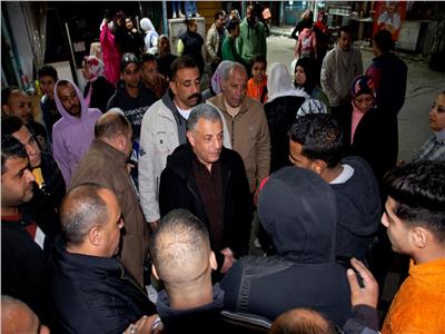 محافظ الإسماعيلية يتفقد عدة مناطق بحي أول 