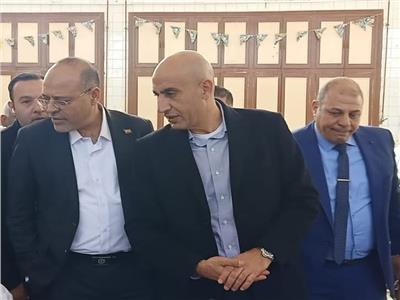  بالمزمار البلدي.. أهالي قنا يستقبلون وزيري التعليم والعمل 