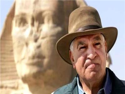 اكتشاف هرم جديد وسر موت الملك توت.. زاهي حواس يعلن مفاجآت أثرية في 2025