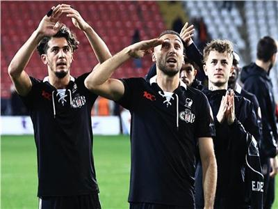 النيران الصديقة تنقذ بشكتاش أمام طرابزون