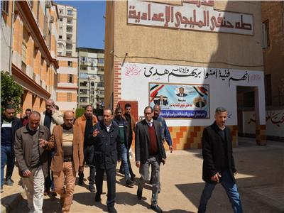  إحالة لجنة معمل العلوم بمدرسة طه حنفي المليجي في أسيوط إلى التحقيق 