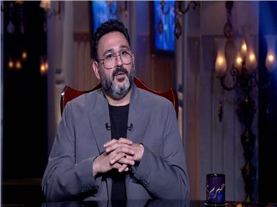 أكرم حسني: «بابا جه» ناقش تأثير التربية على الطفل والسوشيال ميديا ليست معيارًا للرأي