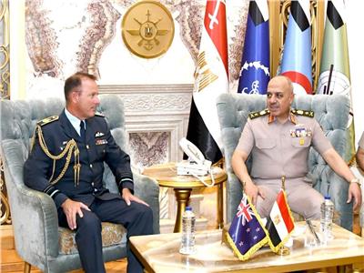 رئيس أركان حرب القوات المسلحة يلتقى قائد قوة دفاع نيوزيلندا