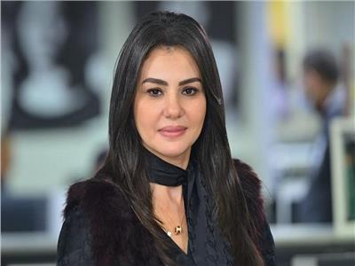 دينا فؤاد«مش فاكرة أمي» و رحيل المنتجين الأربعة: «ضربة في قلبي»