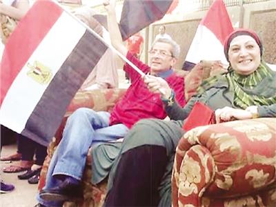 نشر الوعي بأهمية الاصطفاف الوطني سلاحنا الأول.. كيف نمنع عودة «حزب الكنبة»؟!