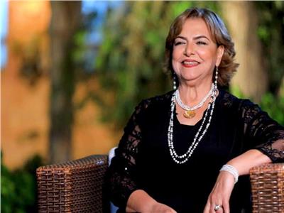 عزة لبيب: «مافيش مشكلة لو الراجل عاكس واحدة أمام زوجته»