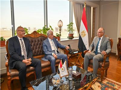 سويلم يستقبل مستشار رئيس الجمهورية للتنمية المحلية ومحافظ القليوبية‎ 
