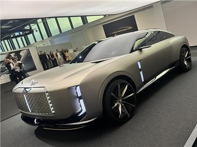 سيارة بنتلي EXP 15.. كهربائية من عالم آخر