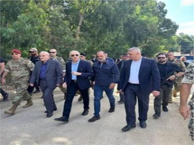 وزير الدفاع اللبناني يتفقد المعابر الحدودية وإجراءات مغادرة السوريين