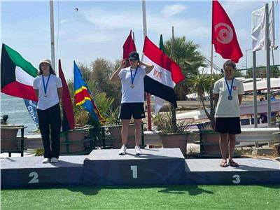 مصر تتوج بلقب البطولة العربية والأفريقية للسباحة بالزعانف في تونس