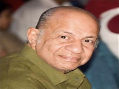 عيد أبو الحمد: «بتمني محدش ينسي الفنانين الكبار»