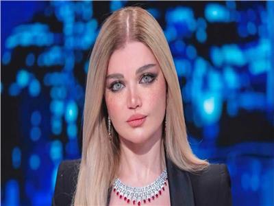 ياسمين الخطيب تعلق على زفاف ابنة هبة قطب وتعيد فتح ملف الختان