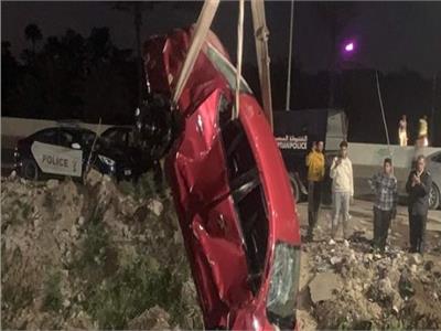 نجاة 3 أشخاص بعد سقوط سيارتهم في ترعة المريوطية وانتشالها بجهود الحماية المدنية