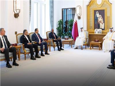 وزير البترول والثروة المعدنية يلتقي كبار المسئولين في قطر