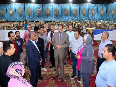 محافظ سوهاج يتفقد اللجان الانتخابية.. ويوجه بتوفير وسائل الراحة للناخبين