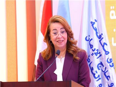 غادة والى: المخدرات الصناعية تدمر الصحة العامة بسرعة شديدة جدا 