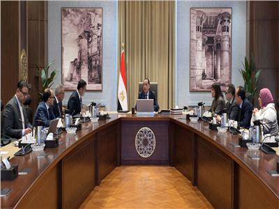رئيس الوزراء يستعرض المخطط الهيكلي والرؤية التنموية لمنطقة "غرب رأس الحكمة"