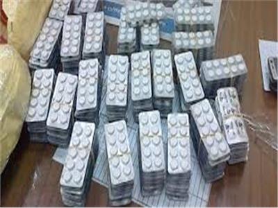 ضبط مسافر بمطار أسيوط بحوزته 4400 قرص كبتاجون 