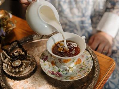أخطر من لدغة الأفعى.. خطر يهدد حياتك يختفي وراء الشاي بلبن