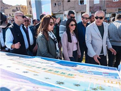  وزيرتا التخطيط والتنمية المحلية ومحافظ الأقصر يتفقدون تطوير كورنيش ومناطق إسنا