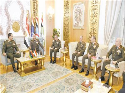 وزير الدفاع ورئيس الأركان يلتقيان نائب القائد العام للجيش الليبى