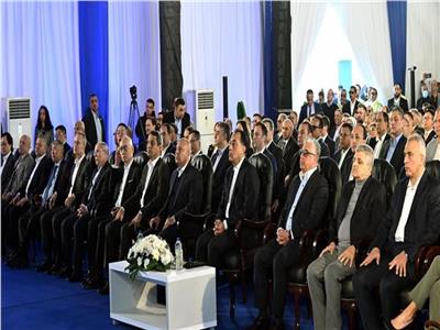 مدبولي يشهد التشغيل التجاري لمحطة البحر الأحمر لتداول الحاويات بميناء السخنة 
