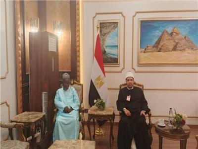 مفتي الكاميرون يصل القاهرة للمشاركة في المؤتمر الدولي للأعلى للشؤون الإسلامية