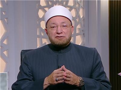 هل يجوز إقامة ابن الزوج مع زوجة أبيه في غياب والده؟.. أمين الفتوى يجيب