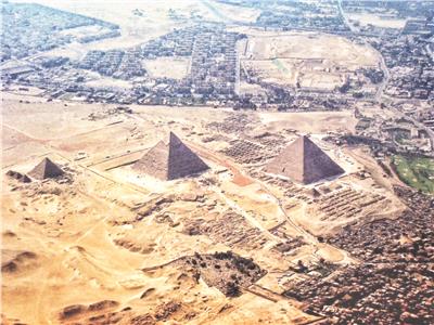 عالم الفيزياء الأمريكي سيمون أندرياس: الأهرامات بُنيت بالعلم.. لا بالفضائيين| حوار