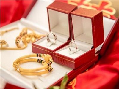 فاطمة ناعوت: استئجار الذهب ليلة الزفاف قضية وعي تكسر كرامة الأسرة