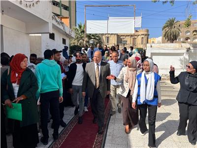 بمشاركة 35 شركة ومصنع.. انطلاق الملتقى التوظيفي لشباب الخريجين بقنا