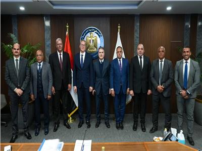 وزير البترول يعتمد الموازنات الاستثمارية لشركتي الإسكندرية والعامرية 