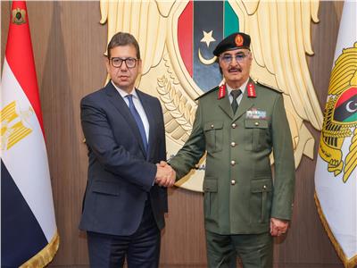 رئيس المخابرات العامة يلتقي قائد الجيش الليبي ببنغازي لبحث العلاقات الثنائية