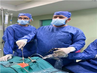 جراحة مجهرية ببنها تنقذ رضيعاً من عيب خلقي بالمريء