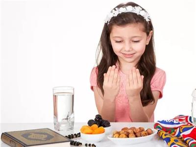 «عطش الأطفال» في رمضان.. مؤشرات مرضية تستدعي التدخل الطبي | خاص