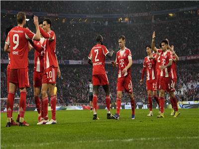 بايرن ميونخ يستعيد توازنه ويهزم فرانكفورت في الدوري الألماني