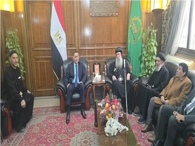 محافظ القليوبية يستقبل الأنبا سيداروس بمكتبه بشبرا الخيمة للتهنئة بتوليه مهام منصبه