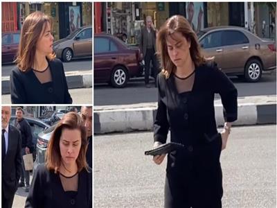 ظهور مؤثر لـ نور لحظة وصول جثمان زوجها إلى كنيسة القديس كيرلس
