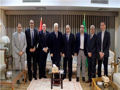 محافظ الإسماعيلية يستقبل رئيس اللجنة الاستشارية لمبادرة جسور 