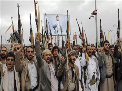 الحكومة اليمنية: انخراط الحوثيين بالدفاع عن النظام الإيراني يعرض أمننا للخطر
