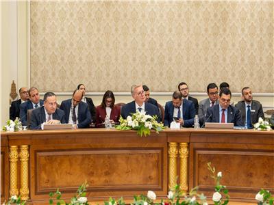 البترول: تفعيل مناقشات تمكين الشباب بالمائدة المستديرة وآليات لتنفيذ مخرجاتها