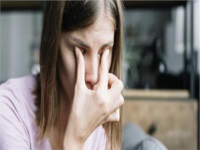 علامات خفية في الجسم تكشف نقص الفيتامينات.. لا تتجاهلها